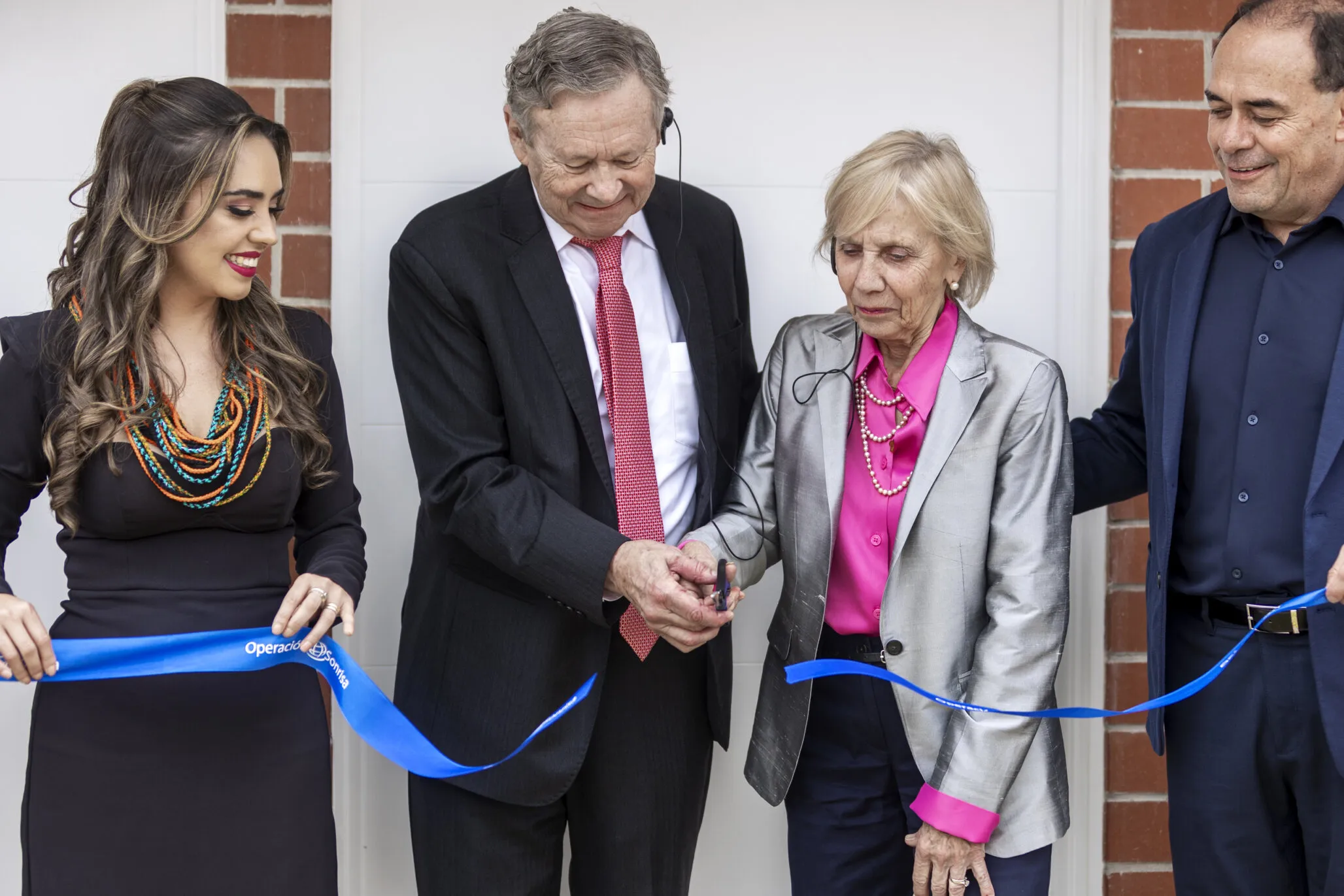 During the inauguration ceremony, the Bill and Kathy Magee Comprehensive Care Center in Guatemala City was officially opened. From left to right: Operation Smile Guatemala Executive Director Beatriz Vidal, Operation Smile Co-Founder and CEO Dr. Bill Magee, Operation Smile Co-Founder and President Kathy Magee, and Operation Smile Guatemala Chairman Estuardo Trujillo.